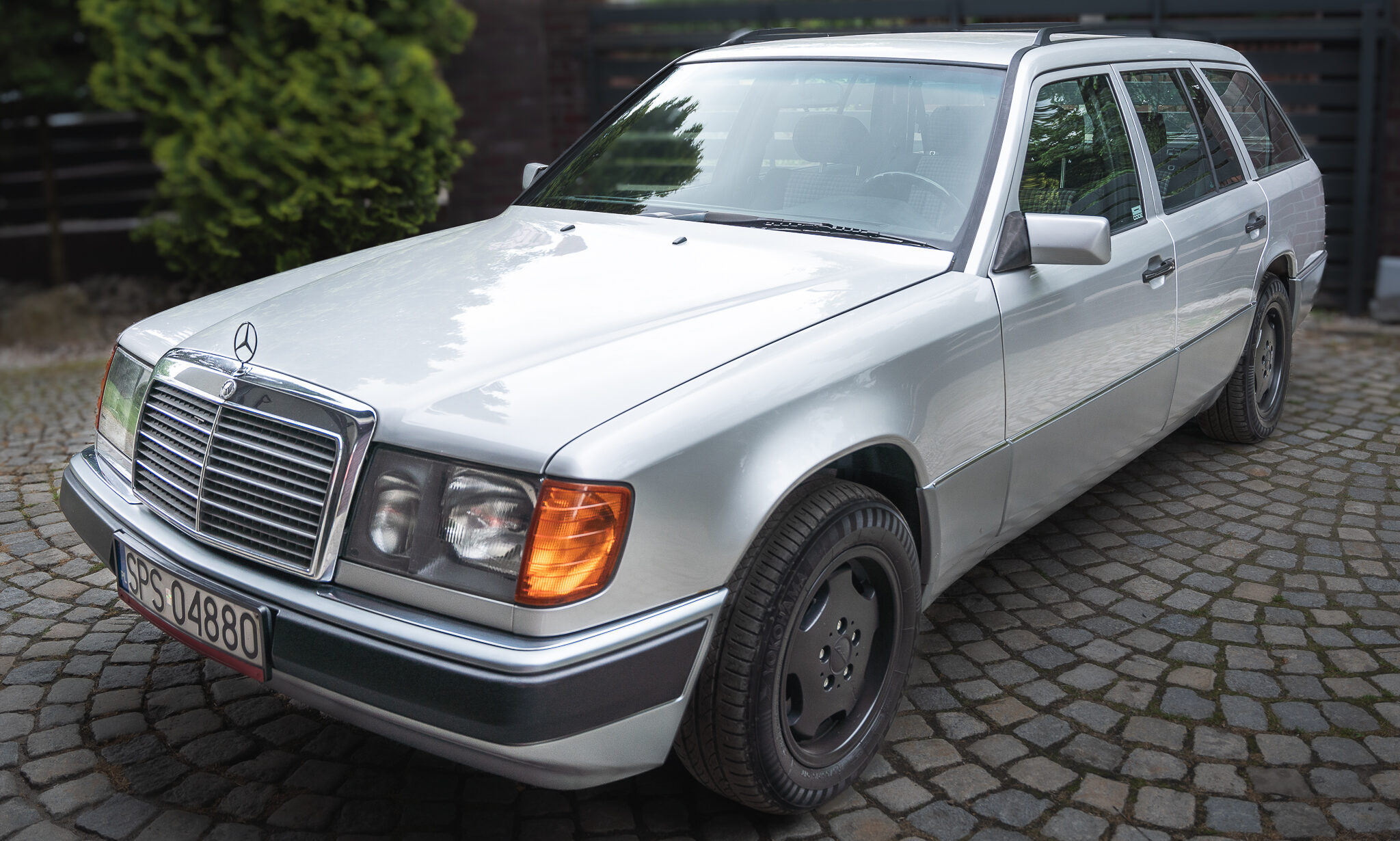 MERCEDES W124 4Matic | classicbox