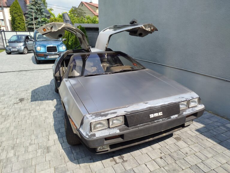 DMC DELOREAN 1981