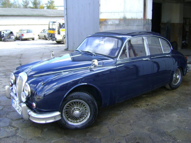 JAGUAR DAIMLER MK2 1964