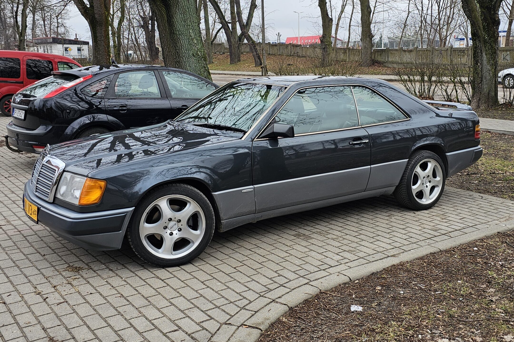 MERCEDES-BENZ C124 300CE 1988