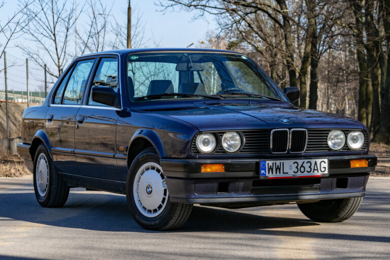 BMW E30 320i 1988