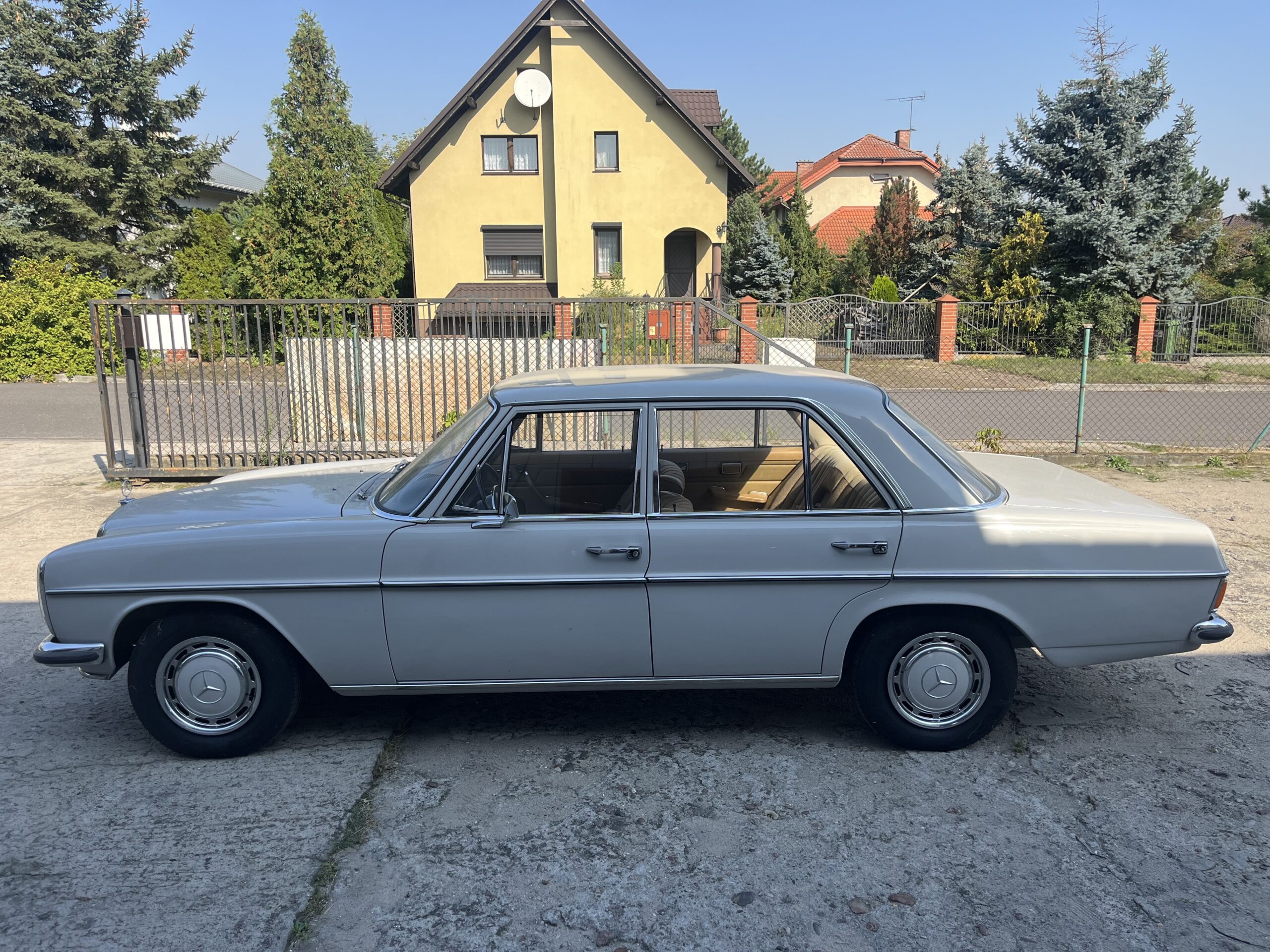 Mercedes W115 1969